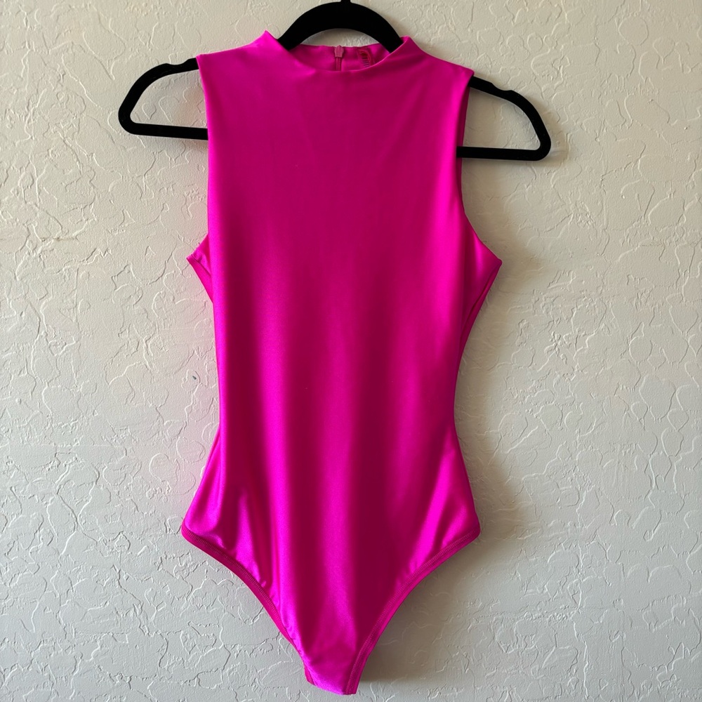 SKIMS Hot Pink Fuschia Neon Mock Neck Disco Sleeveless Bodysuit Size Small
